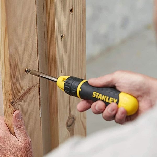 C L Jones. STANLEY MULTIBIT RATCHETING SCREWDRIVER+10 B